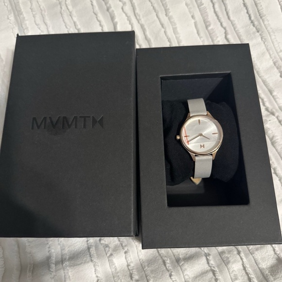 MVMT Silver Watch - Picture 1 of 3